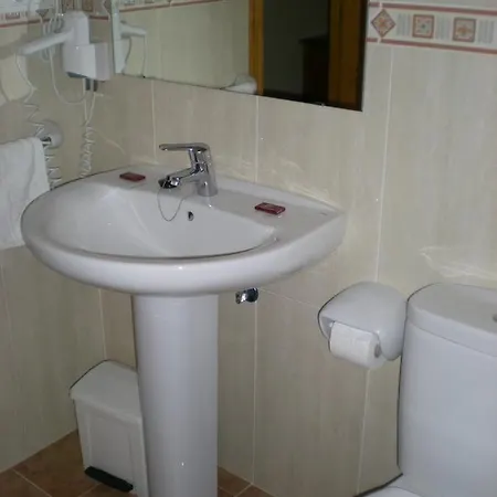 玛丽亚之唇酒店 皮诺斯基尼尔